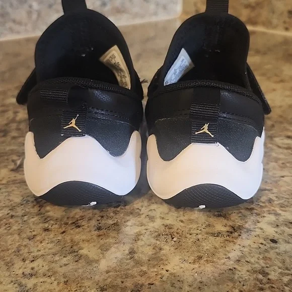 Jordan Toddler 23/7 PS 'Black Metallic Gold' US 6C - Picture 5 of 11